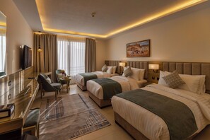 標準三人房, 山谷景觀 | 高級寢具、書桌、熨斗/熨衣板、免費無線上網