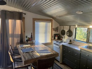Coffee/tea maker, fridge, oven, stovetop