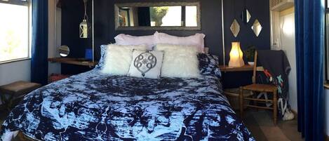 1 chambre, lit parapluie, draps fournis