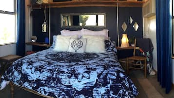 1 Schlafzimmer, Reisekinderbett, Bettwäsche