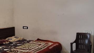 Family Room | Rollaway beds, free WiFi, bed sheets