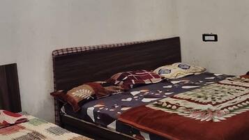 Quarto família | Escrivaninha, camas extras/dobráveis (sobretaxa), Wi-Fi de cortesia