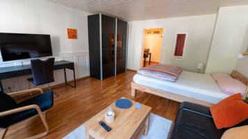 1 bedroom, WiFi, bed sheets