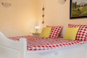 1 bedroom, WiFi, bed sheets