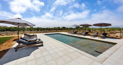 Cosy & Calm Rosemary Retreat in Rogil