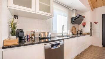 Fridge, microwave, oven, stovetop