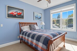 6 habitaciones, escritorio, wifi y ropa de cama 