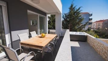 Deluxe Duplex, 2 Bedrooms | Terrace/patio