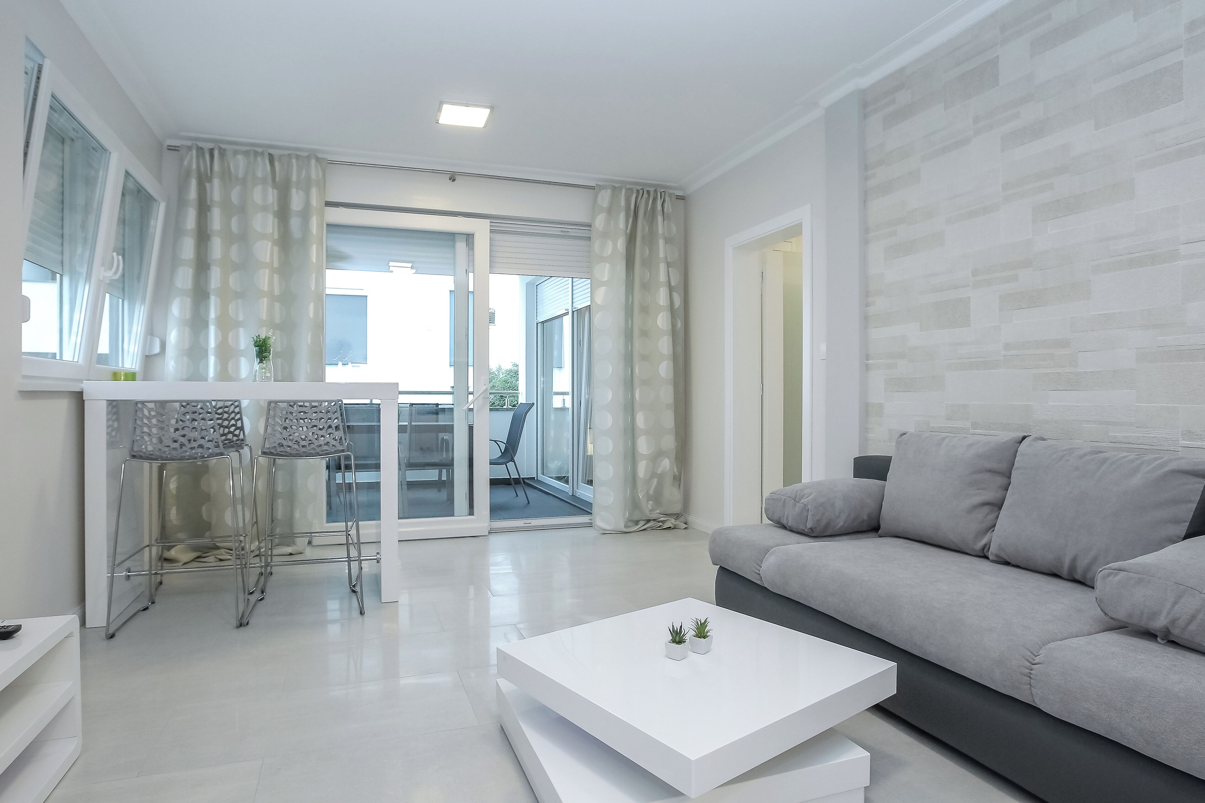 Casa luxo, 6 quartos, banheira de imersão | Área de estar | TV 50 polegadas com canais digitais