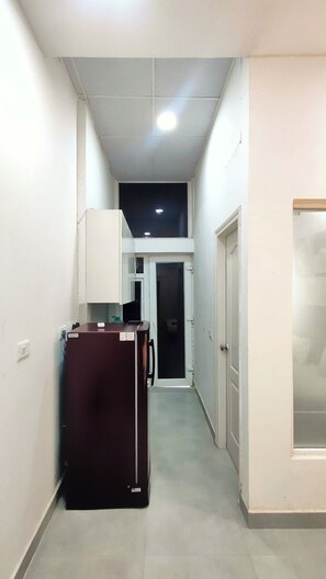 Deluxe Apartment, Balcony, City View | Private kitchen
