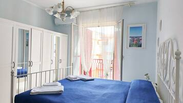 Schreibtisch, WLAN, Bettwäsche