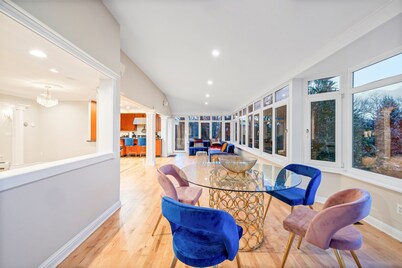 Pool, Fire Pit Bedroom & Alaska King – Sleeps 16
