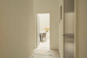 Interior - Modern Elegant 2-Bed, free private parking (Greater London)