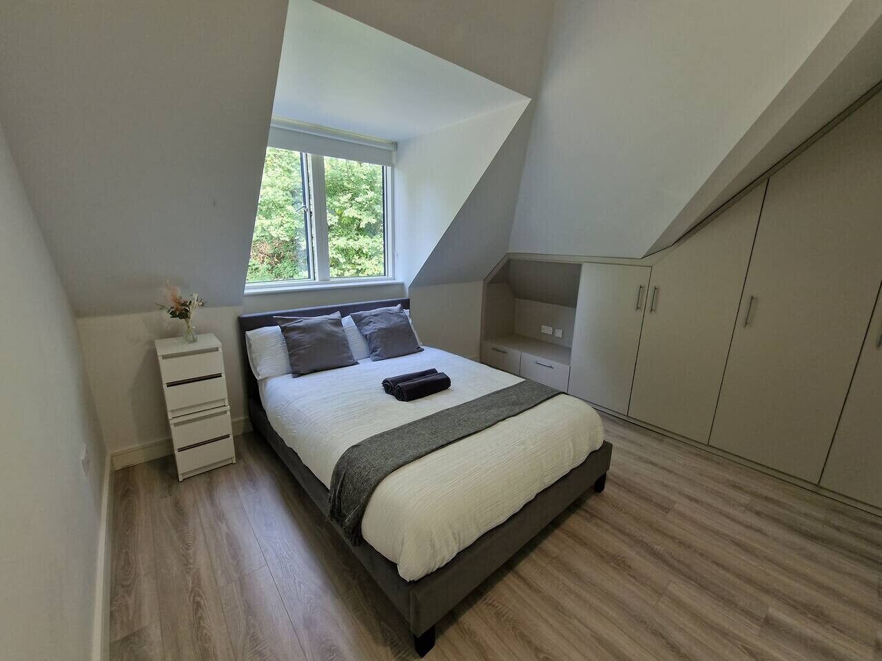 Iron/ironing board, travel crib, WiFi, bed sheets