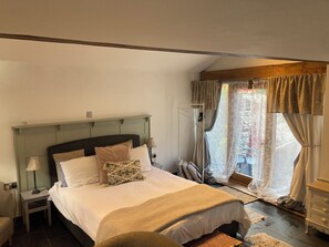 1 bedroom, desk, iron/ironing board, free WiFi