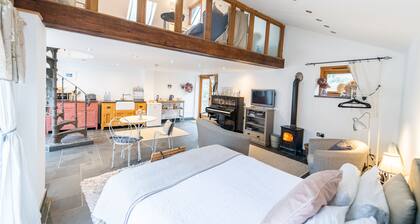 Stunning riverside & waterfall apartment barn, nestled in nature Brecon Beacons