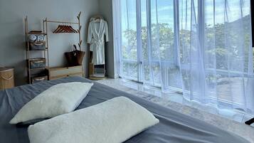 2 bedrooms