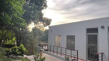 House, 2 Bedrooms, Smoking, Balcony | Front of property