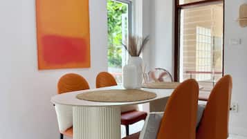 House, 2 Bedrooms, Smoking, Balcony | Dining room