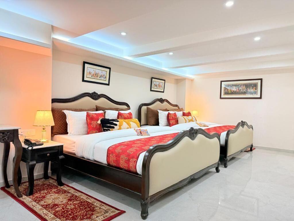 Familie suite, uitzicht op stad | Een bureau, een laptopwerkplek, gratis wifi