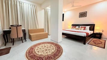 Comfort Triple Room, Mountain View | Desk, laptop workspace, free WiFi