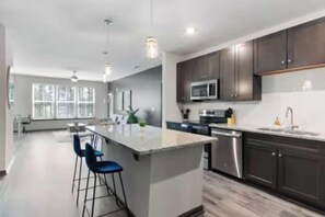 Apartment | Private kitchen - Luxe King 2BR Suite in North Raleigh (Raleigh)