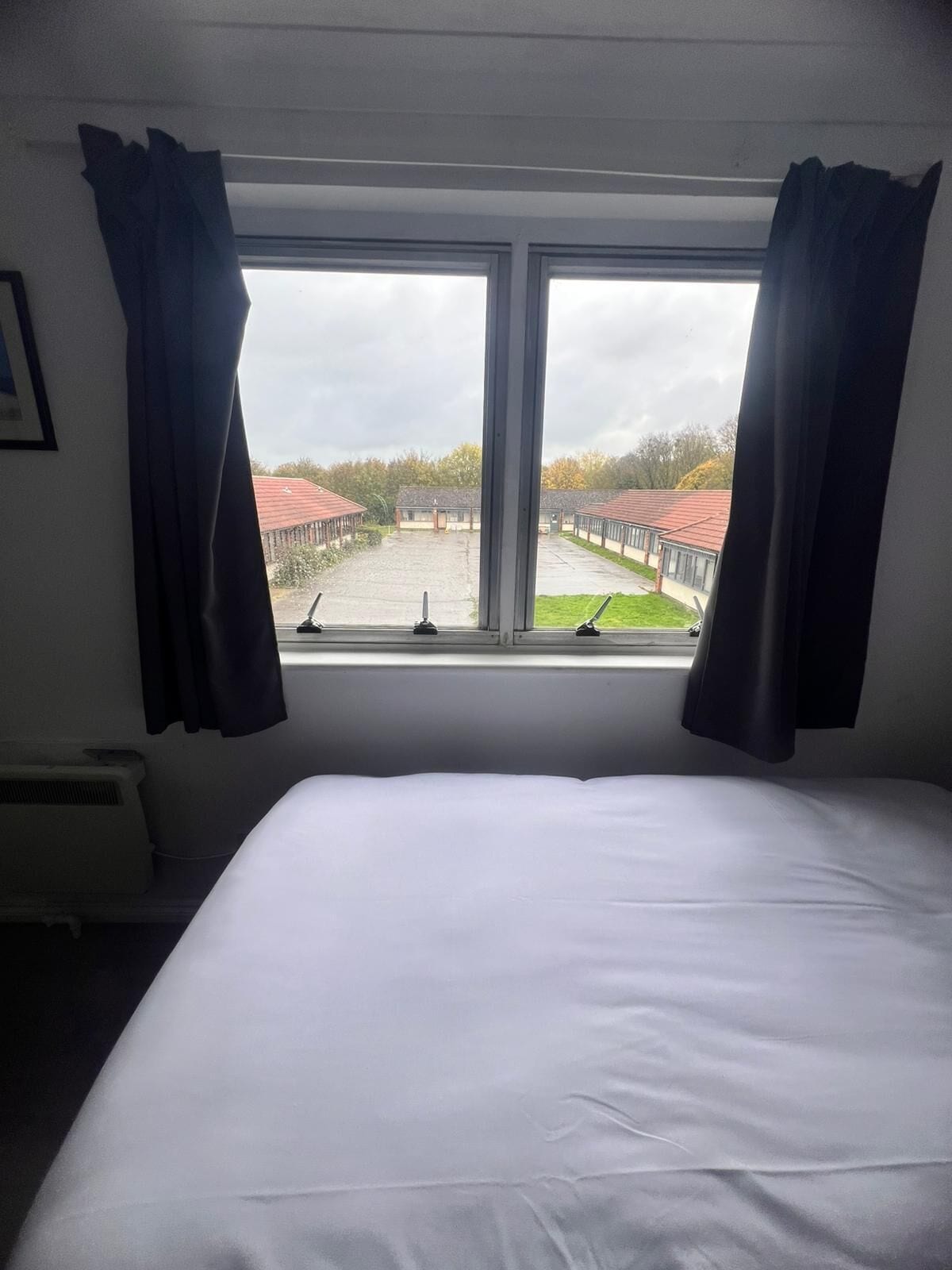 Kahden hengen comfort-huone, näköala pihalle | Työpöytä, silitysrauta/-lauta, ilmainen Wi-Fi