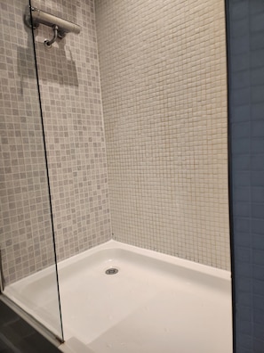 Comfort Apartment, City View | Bathroom