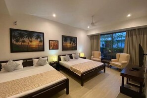 3 bedrooms, iron/ironing board, WiFi, bed sheets
