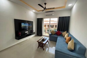Living area - Hi5 Stays SEaRENITY Chic 2BHK with pool North Goa (Arpora)