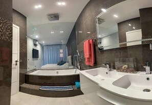Appartement, 2 chambres, accessible aux personnes à mobilité réduite, balcon | Salle de bain