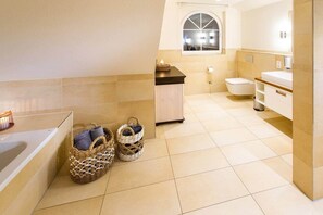 Hair dryer, towels - Schwedenhus 1 (Wangerooge)