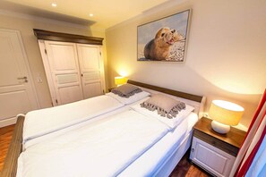 6 chambres, fer et planche à repasser, Wi-Fi, draps fournis