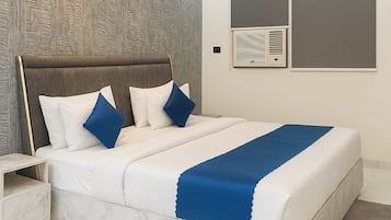 Deluxe Studio | Iron/ironing board, free WiFi, bed sheets