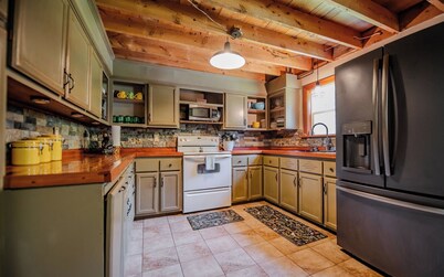 Cornerstone Escape - Robin Vacation Rentals