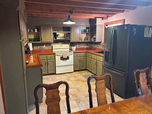 Cornerstone Escape - Robin Vacation Rentals