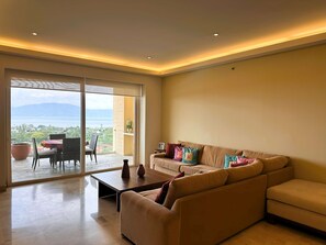 Apartment | 2 bedrooms, Internet - Anana El Dorado 305 Condo With Pool Lake Views (Chapala)