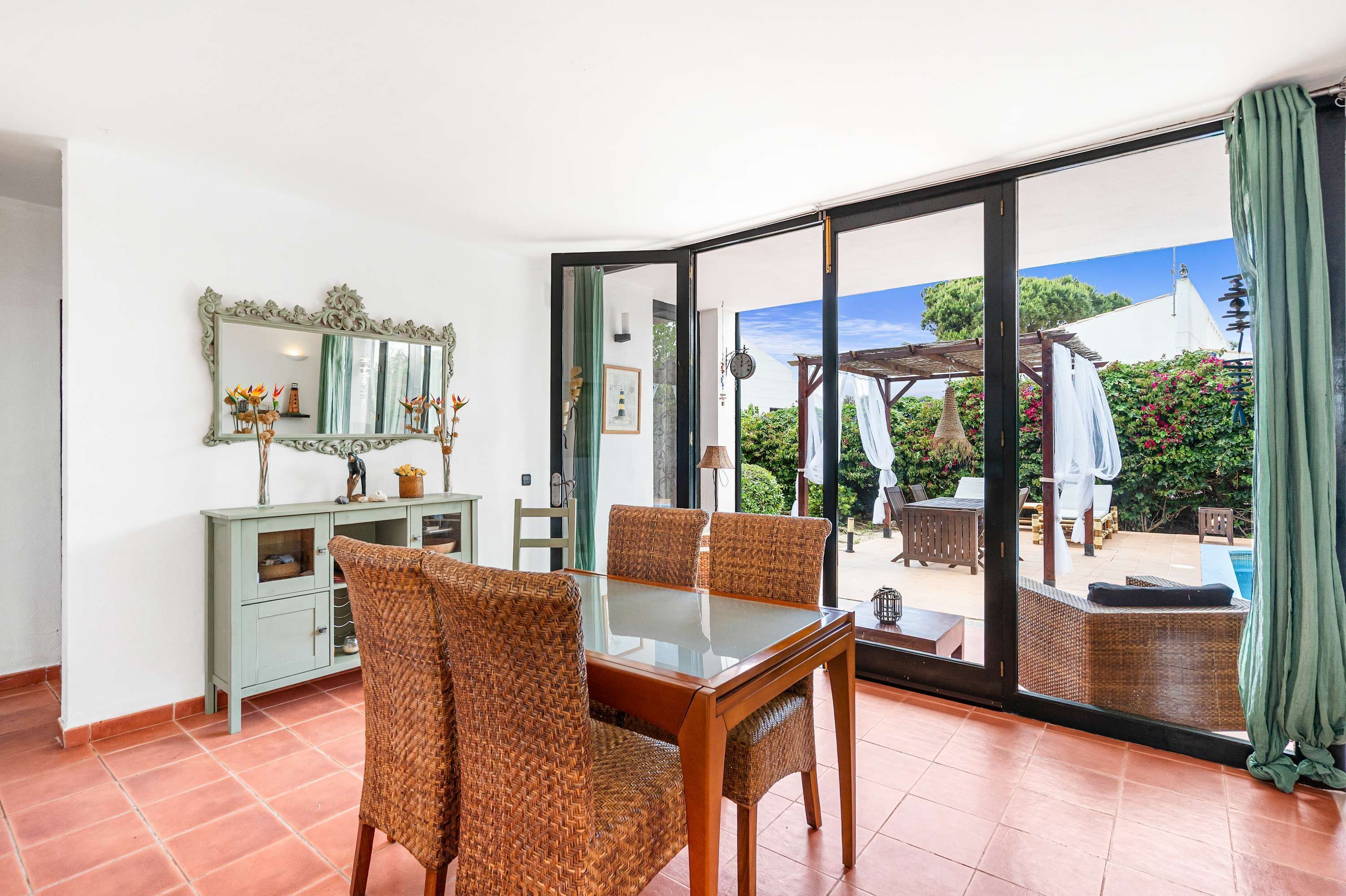 House | 3 bedrooms, Internet