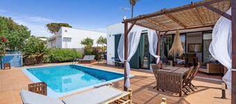 Anana Binisafua Villa With a Pool by the sea