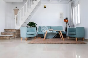 TV - White Wave Villa Santorini (Kamari)