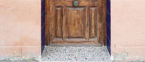 تفاصيل الفندق من الخارج