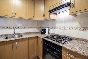 Refrigerador, microondas, horno, cafetera/tetera