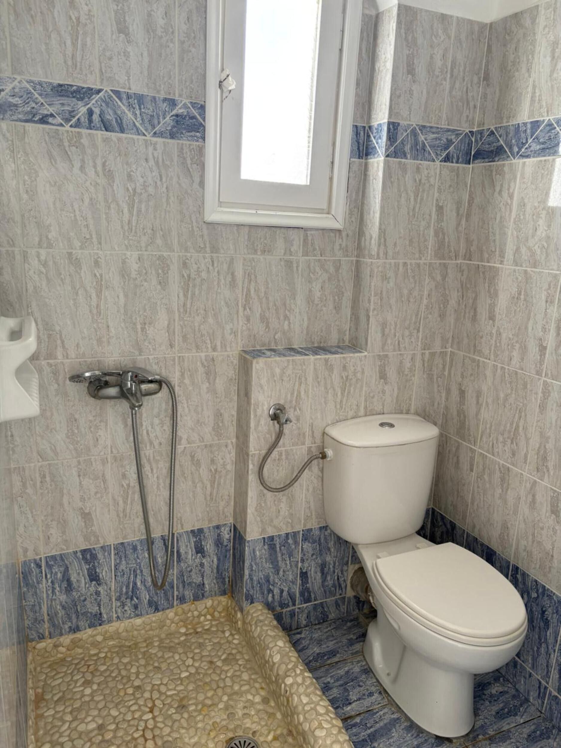 Ducha, secador de pelo, toallas
