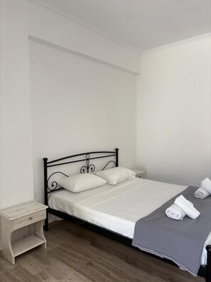 WiFi, bed sheets