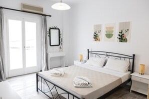 WiFi, bed sheets - White wave studio 2 Santorini (Kamari)