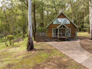 Exterior - Settle @ Sawmill: 3 BR, 1 BA Cottage in Sawmill Settlement, Sleeps 6 (Sawmill Settlement)