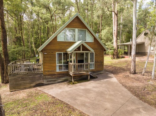 Settle @ Sawmill: 3  BR, 1  BA Cottage in Sawmill Settlement, Sleeps 6