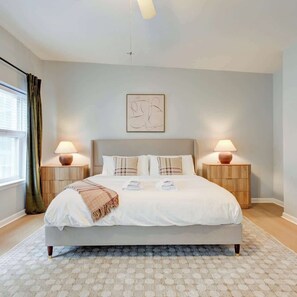 2 soverom, strykejern/-brett, reiseseng for barn og wi-fi