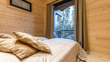 Deluxe Villa, Courtyard View | Ruang kerja komputer riba, seterika/papan seterika, Wi-fi percuma