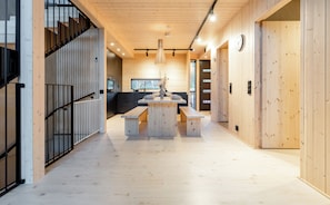 Deluxe Villa, Courtyard View | Dining room